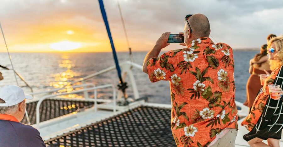 Oahu: Waikiki Sunset Catamaran Cocktail Cruise - The Hanu Lani Gives You Room to Move