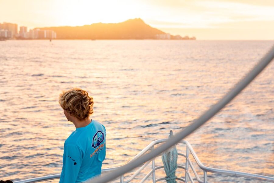 Oahu: Waikiki Turtle Canyons Cruise and Snorkel Excursion - Who should book this excursion?