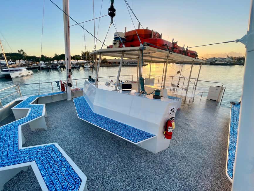 Oahu: Waikiki Whale Watching Cruise - Who will enjoy this boat most?