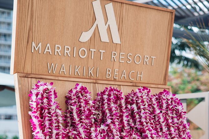 Paina Waikiki Luau at Waikiki Beach Marriott - The buffet: Hawaiian staples and prime rib