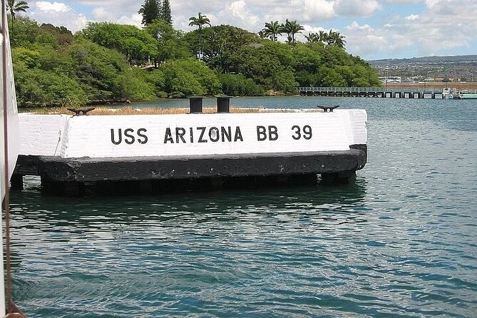 Pearl Harbor: USS Arizona Memorial & Battleship Missouri - How the guides shape the experience