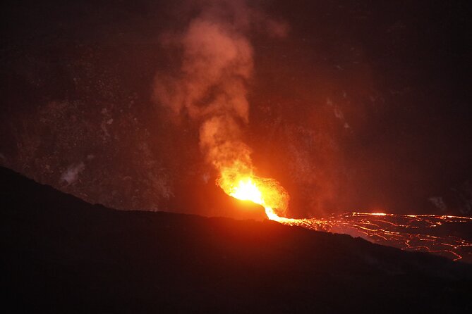 Private Guide Meet In Hawaii Volcanoes National Park - Chain of Craters Road, where the park opens up
