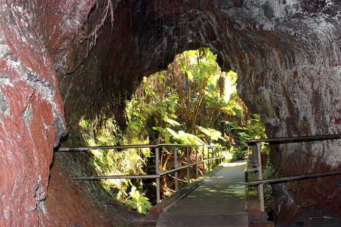 Private Tour: Experience Active Kilauea Volcano & Hilo Rainbow Falls - A private route into Kilauea’s volcanic country