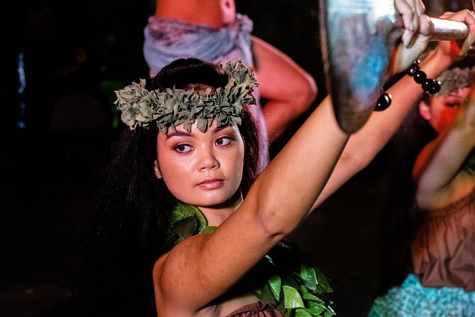 Queens Waikiki Luau with Dinner Buffet and Cultural Activities - Hawaiian-style buffet dinner and drinks