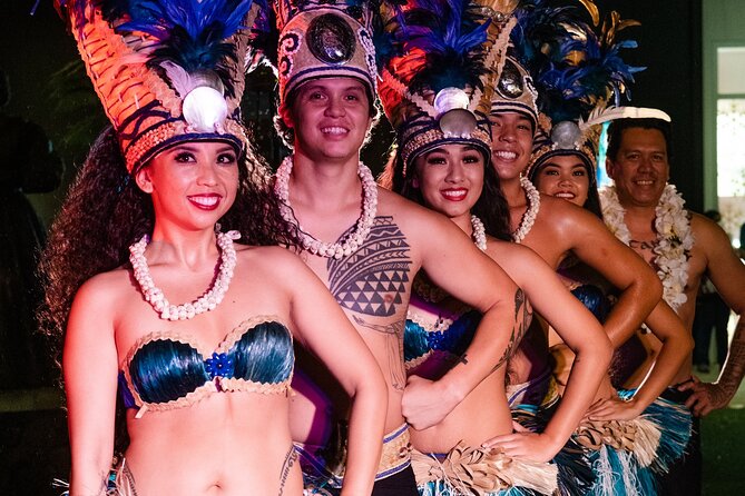 Queens Waikiki Luau with Dinner Buffet and Cultural Activities - Seating, weather, and the free-viewing issue