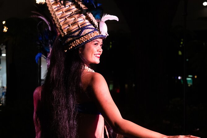 Queens Waikiki Luau with Dinner Buffet and Cultural Activities - Arriving at 5 pm in the heart of Waikiki