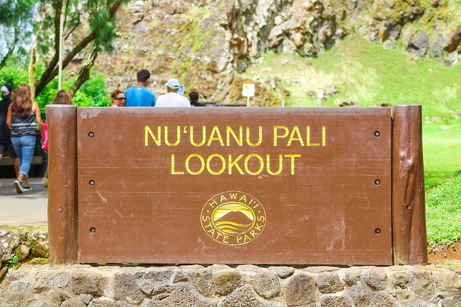 Sights & Bites Ultimate Oahu Circle Island Foodie Tour - Start early with a malasada and coastal views