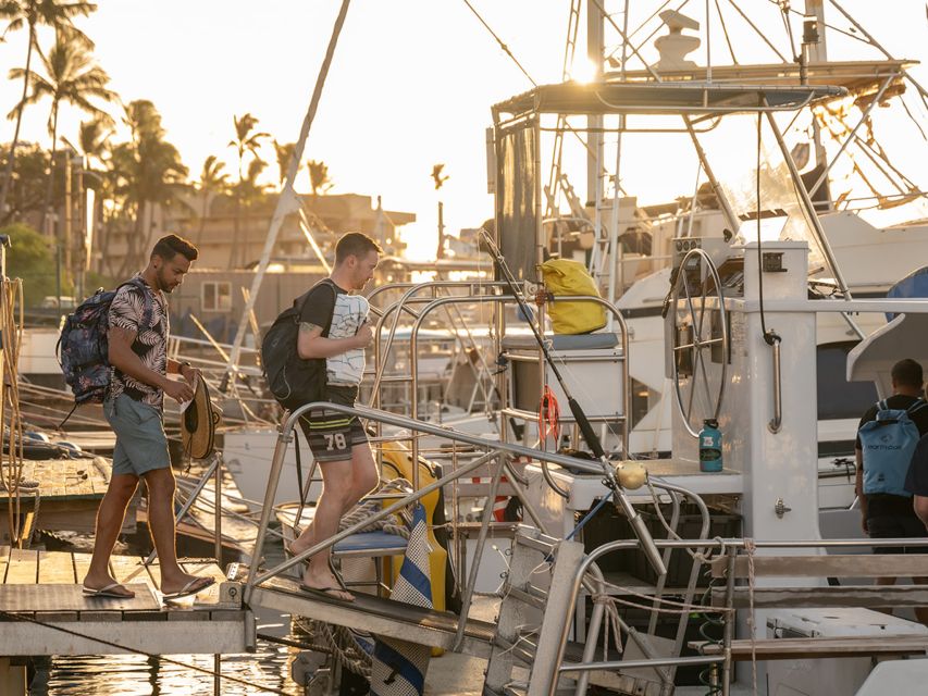 South Maui: Snorkel to Coral Gardens or Molokini Crater - The sail across Maalaea Bay