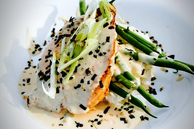 Sunset Dinner Cruise in Honolulu, Hawaii - Food quality and service: good potential, uneven execution