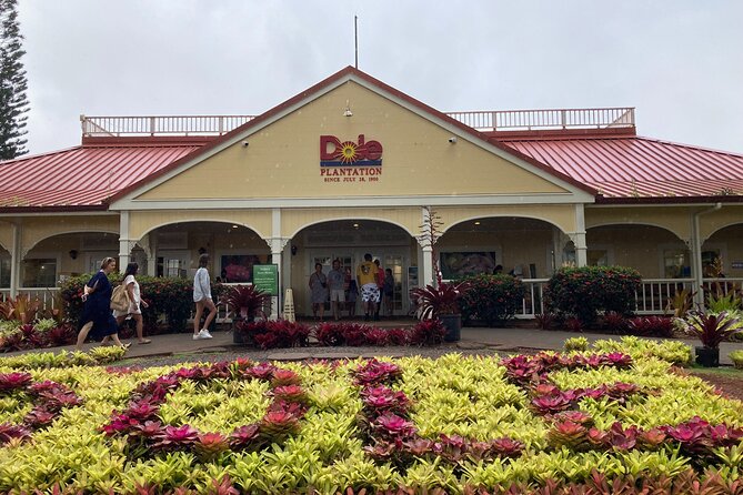 "The Dole Plantation" & "North Shore" Private Limousine VIP Tour! - A private route from Honolulu to Oahu’s North Shore