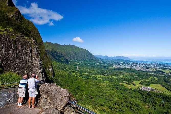 Tour of North Shore & Waimea Waterfall - One long day around Oahu, without a rental car