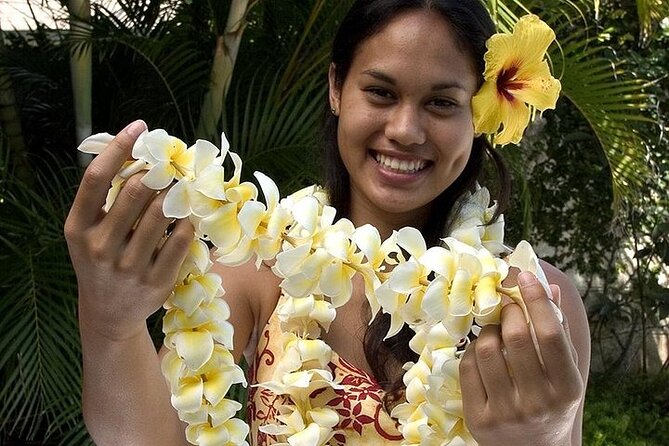Traditional Airport Lei Greeting on Honolulu Oahu - International arrivals need extra care