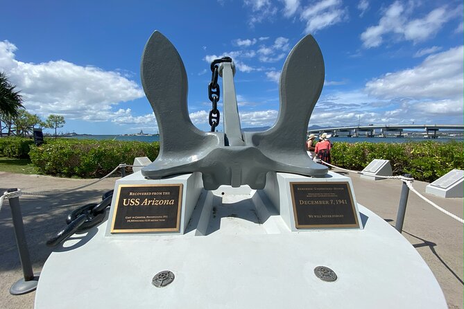 Tribute to Pearl Harbor Arizona Memorial and Honolulu City Tour - Punchbowl Cemetery and the memory of war