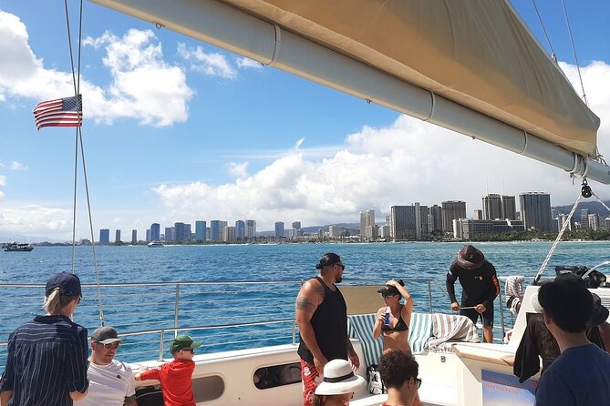 Waikiki 3pm Tradewind Sail - Open Bar Included - Drinks, the open-bar wording, and cash