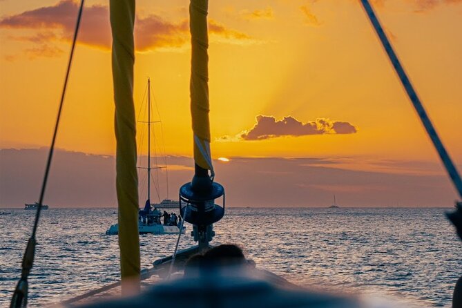 Waikiki Beach Sunset Sail - Key points to know before you book