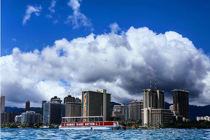 Waikiki Glass Bottom Boat Cruise - Comfort, families, and mobility