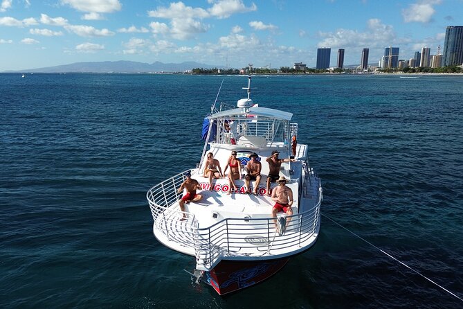 Waikiki, Hawaii: Deluxe Snorkel and Wildlife Cruise - Snacks, soda, and the cruise back to Honolulu