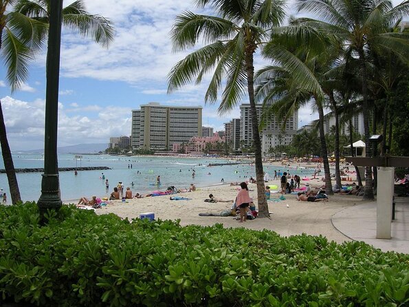Waikiki: Parasailing in Hawaii - Flying above Waikiki with Diamond Head below