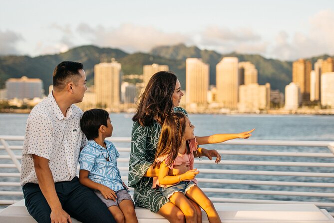 Waikiki Sunset Cocktail Cruise aboard the Majestic by Atlantis - Friday fireworks and nighttime views