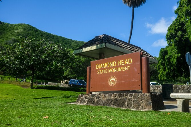 Waikiki Trolley Blue Line Coastline & Local Grindz Hop-on Hop-off - The guides can make or break the day