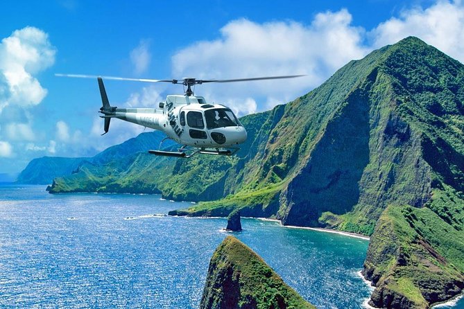 West Maui and Molokai Special 45-Minute Helicopter Tour - Crossing to Molokai’s 4,000-foot cliffs