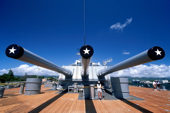 WWII Pearl Harbor Heroes Deluxe Tour - Starting before breakfast in Waikiki